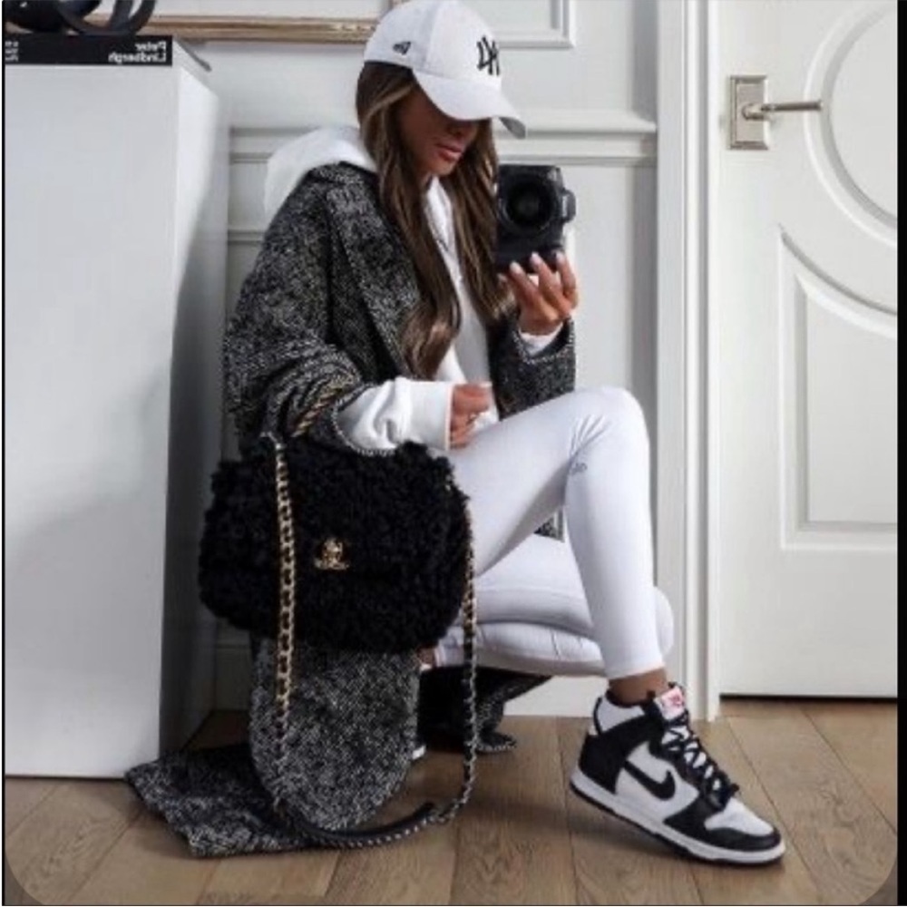 Aritzia leggings‎